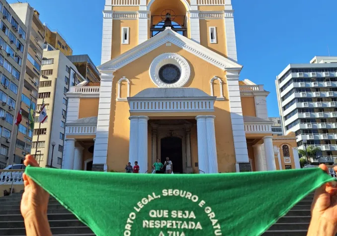 Avortement au Brésil : un vent de rébellion traverse lʹEglise