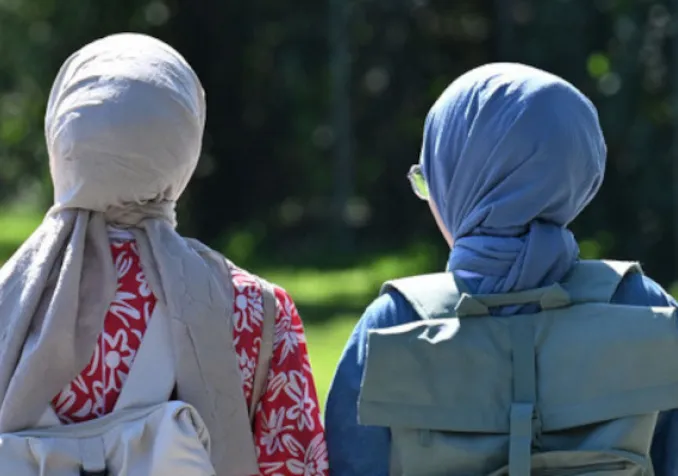 Des jeunes filles qui portent le voile KEYSTONE - HELMUT FOHRINGER