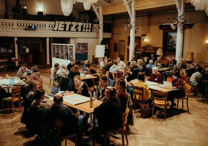 Une journée de réseautage a notamment été organisée dans le cadre de l’Eglise Refbejuso. © Tobias Grimm, Atelier Beaufort
