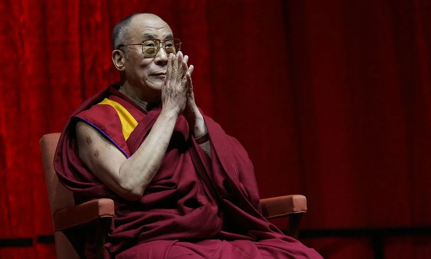 Le Dalaï Lama ©Yancho Sabev, CC BY-SA 3.0, via Wikimedia Commons