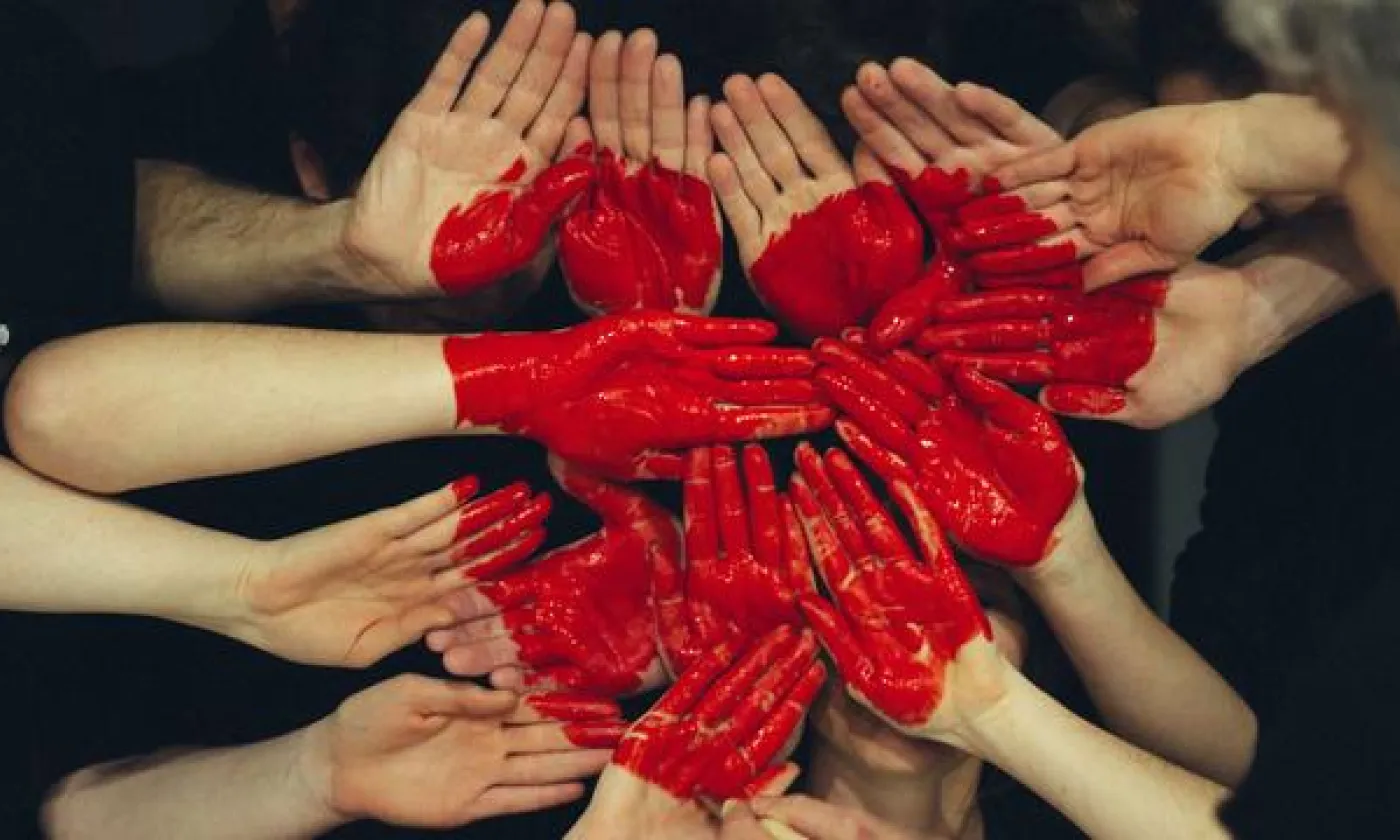 Comment vivre un amour pluriel de façon respectueuse? Unsplash - Tim Marshall