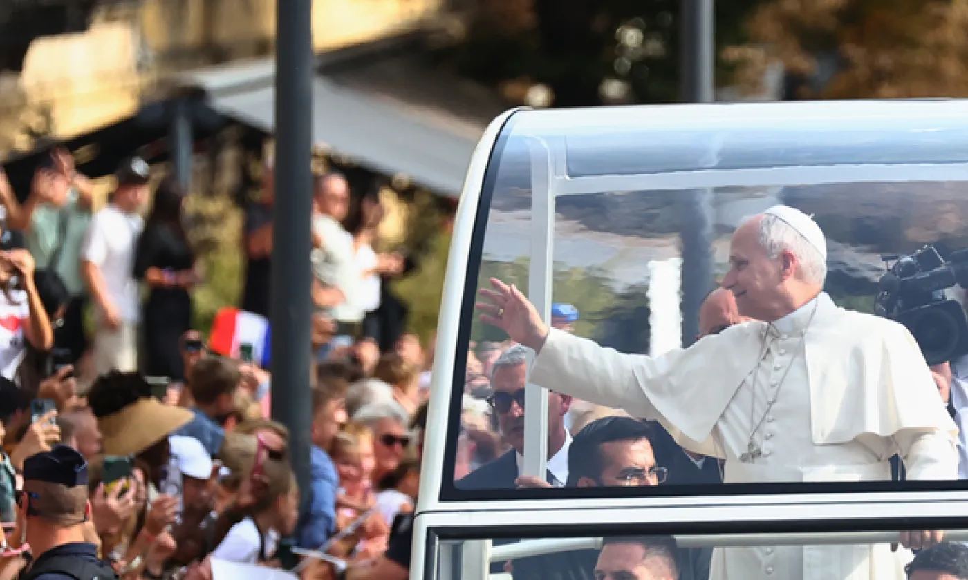 Le pape arrivant à la cathédrale Saint-Étienne, à Metz, en France. Le 28 septembre 2026. KEYSTONE - ANTONIN UTZ