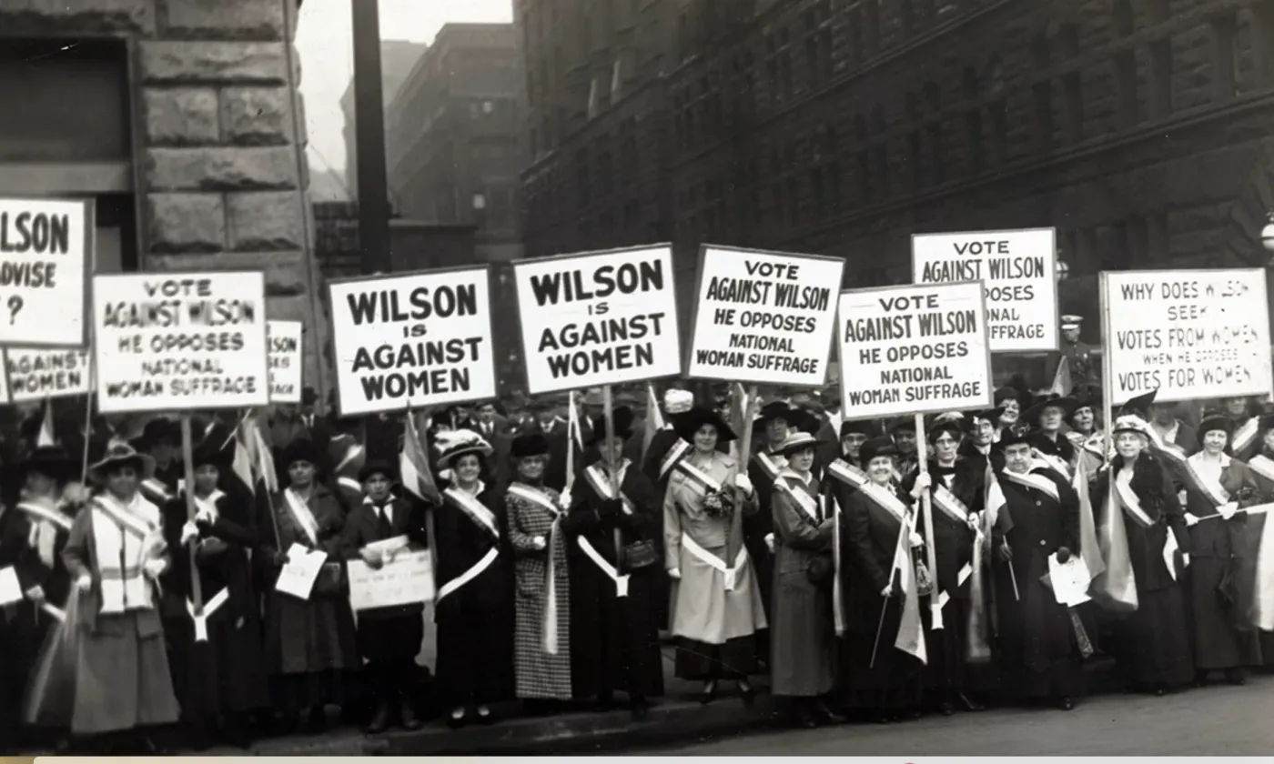 20 octobre 1916, des activistes amércains manifestent pour le suffrage féminin. RNS