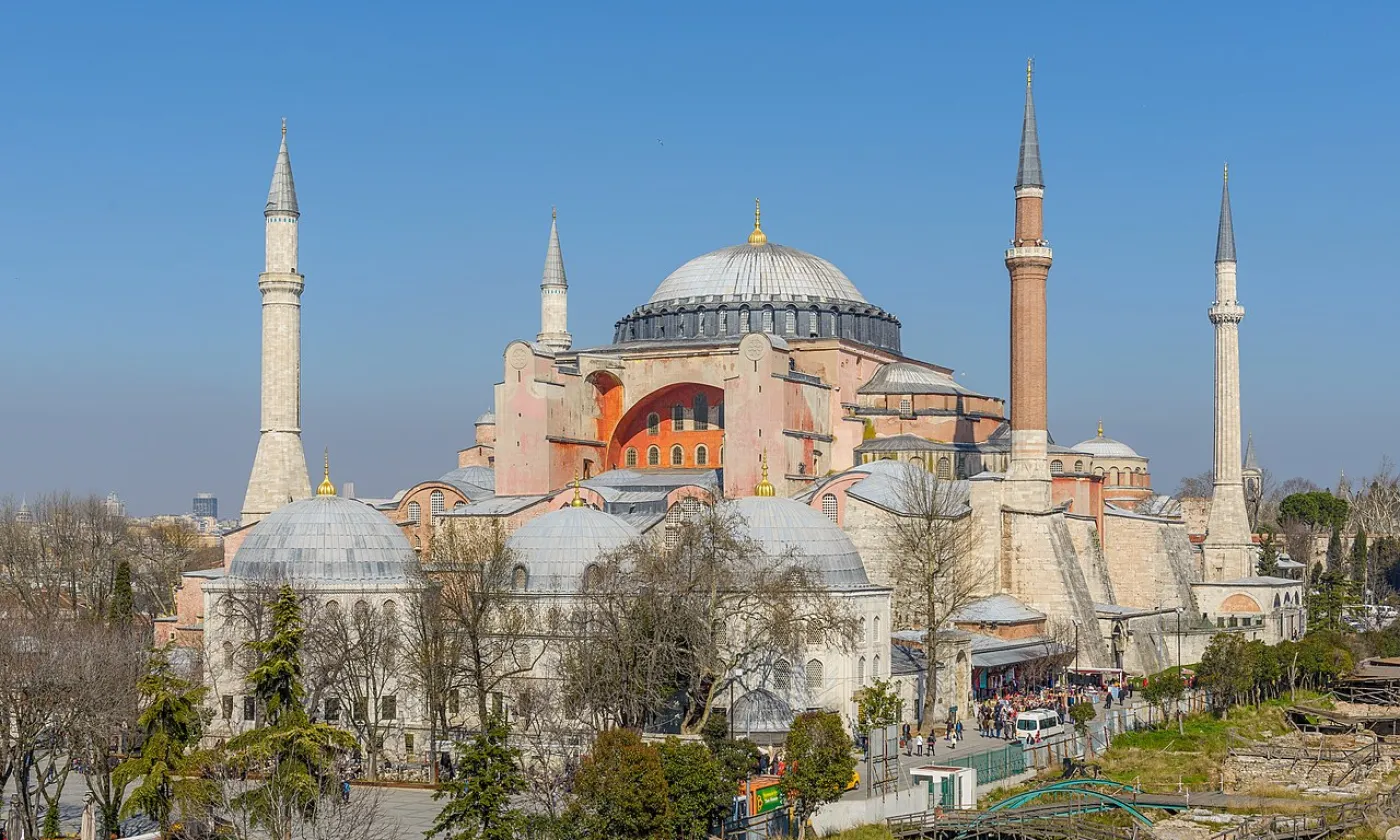 Istanbul, la mosquée Sainte-Sophie victime de son succès. ©Arild Vågen, CC BY-SA 3.0 Wikimedia Commons