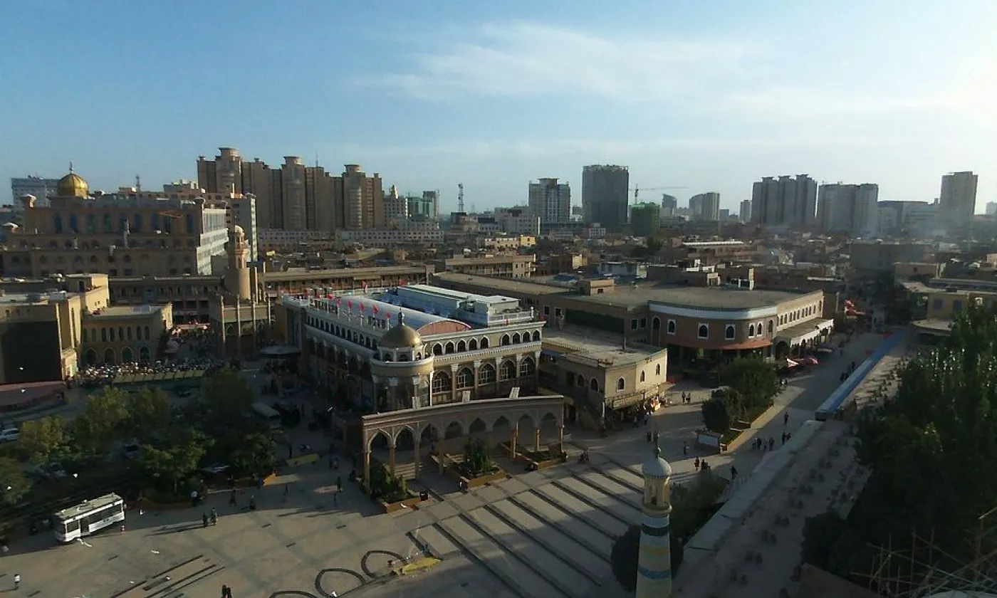 Mosquée Id Kah à Kashgar, ville de la région autonome ouïghoure du Xinjiang ©Wikimedia Commons/w0zny/CC BY-SA-3.0