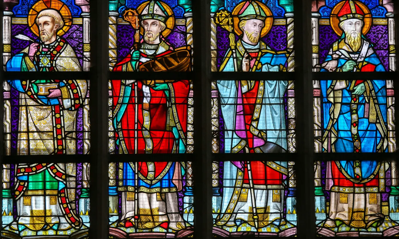 Un vitrail de l'église Saint-Gommaire à Lierre en Belgique. Quatre Pères de l'Église sont représentés: Grégoire de Nazianze, Athanase d'Alexandrie, Jean Chrysostome et Basile. @iStock/Jorisvo