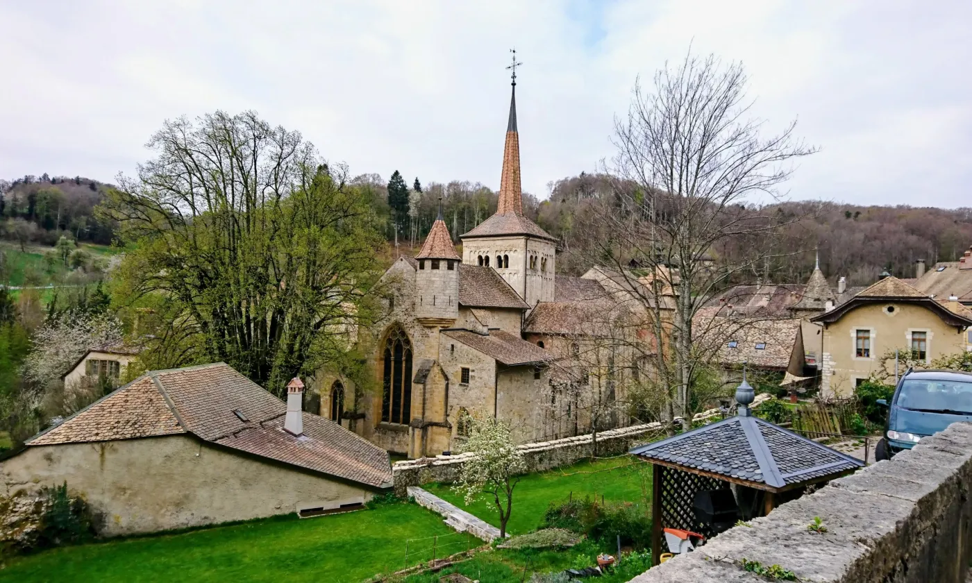 L'abbatiale de Romaimôtier