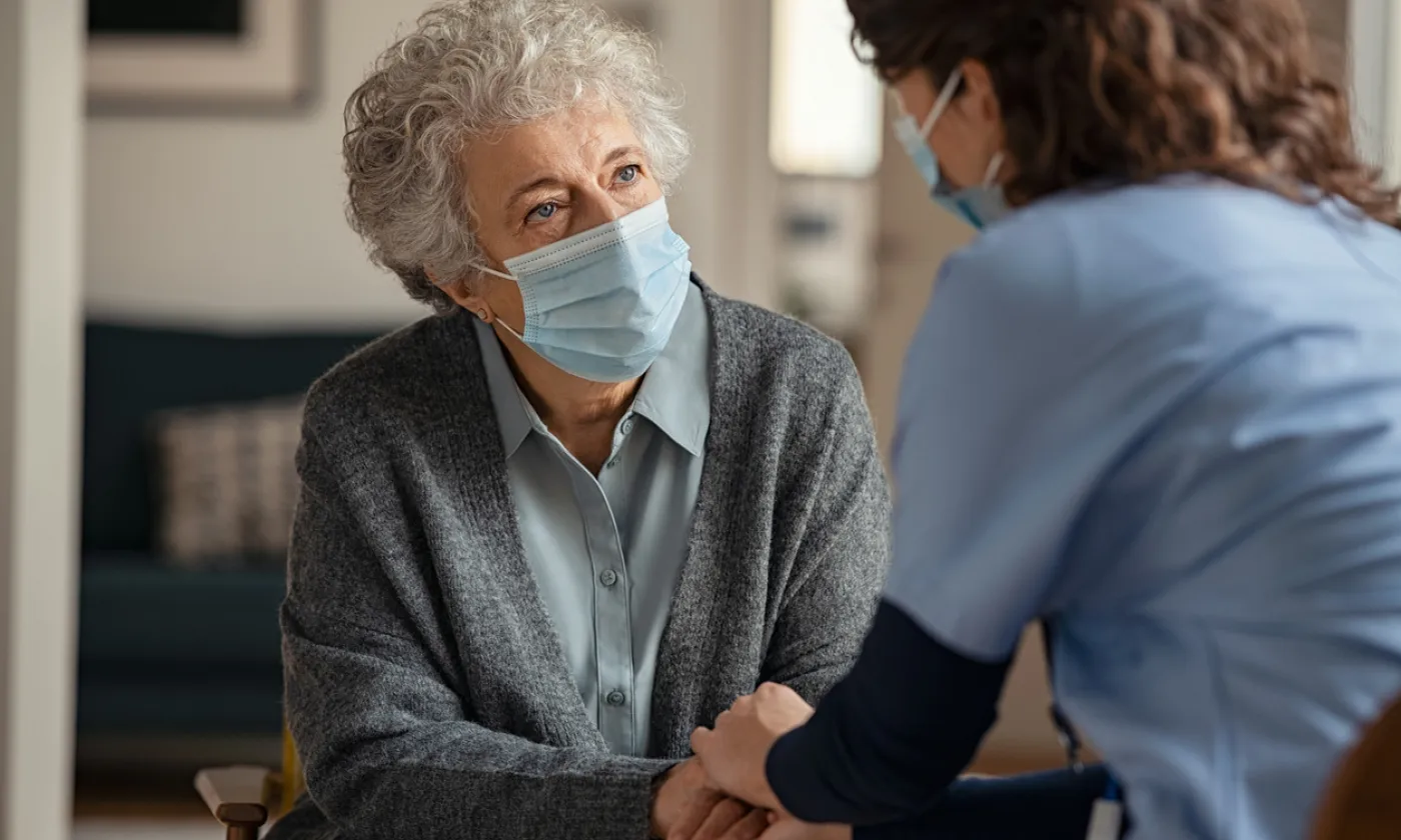 Malgré les masques, la distance et la peur du virus… cette période a également contribué à renforcer les liens. ©iiStock/Ridofranz