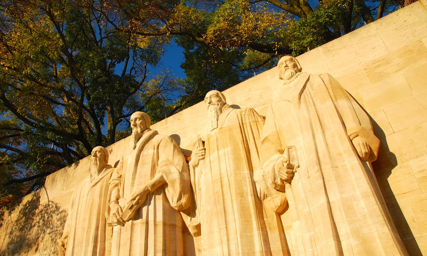 Symbole du protestantisme, le mur des réformateurs à Genève. IStock