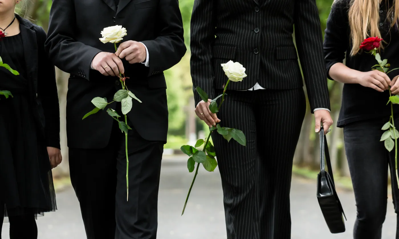 Une pasteure zurichoise invite des inconnus à un enterrement. IStock